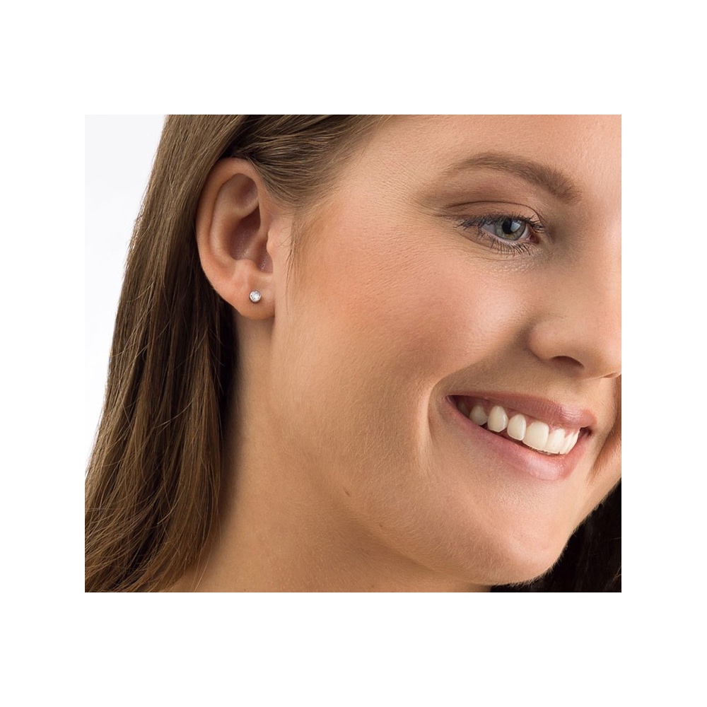 BLOMDAHL ST BEZEL CRYSTAL 4MM STUDS#1401-01