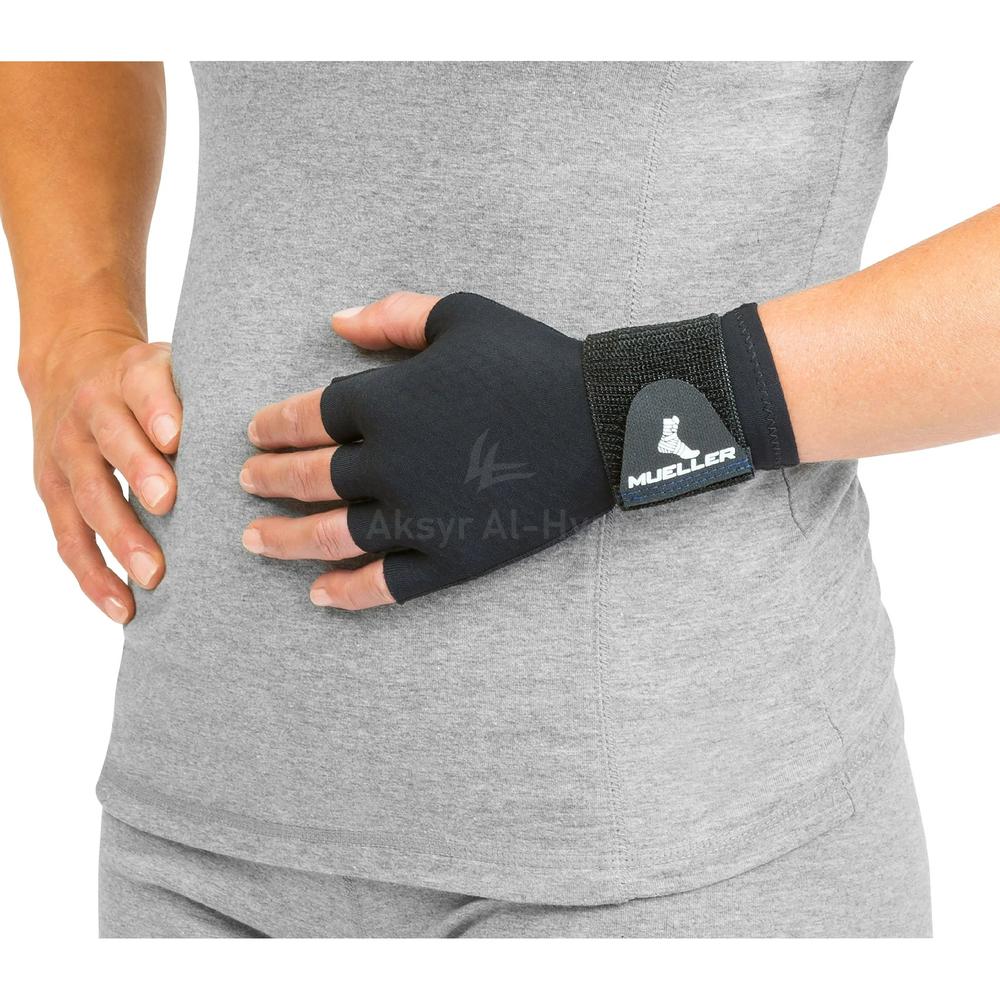 MUELLER COMPRESSION GLOVE ONE SIZE #67987 ML 2